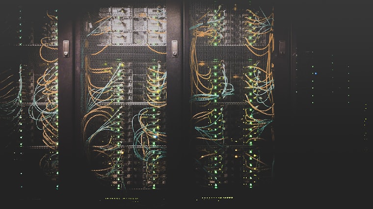 Network equipment and cabling in a data centre